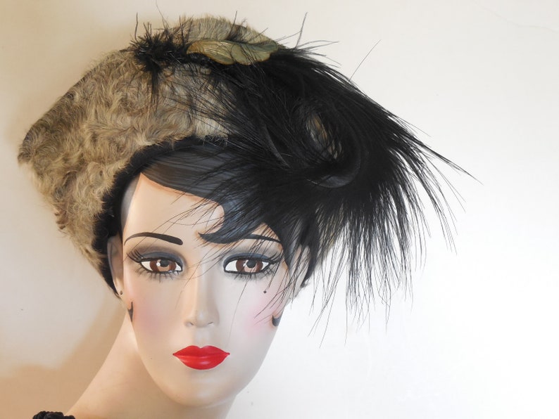 1900's Vintage Curly Gray Lambs Wool Hat with Ostrich Plum and Matching Purse Set
